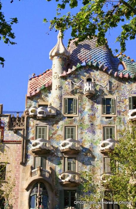 DE VISITA A CASA DE LA FAMILIA BATLLÓ, BARCELONA 1904