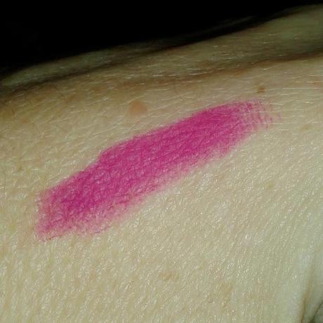 FLAT OUT FABULOUS LABIAL de MAC