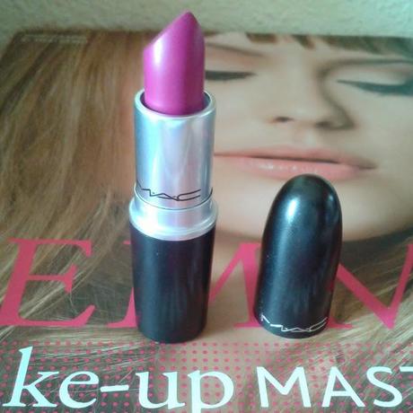 FLAT OUT FABULOUS LABIAL de MAC