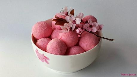 Recetas redondas de color cereza (XIII) : Trufas de chocolate blanco rosas