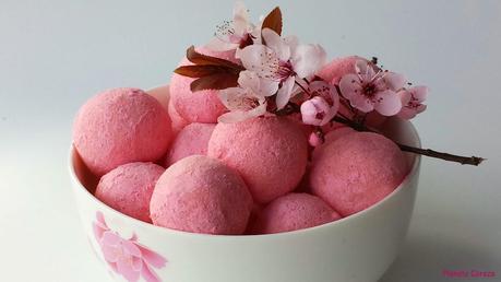 Recetas redondas de color cereza (XIII) : Trufas de chocolate blanco rosas