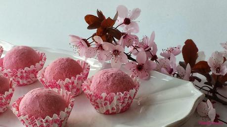 Recetas redondas de color cereza (XIII) : Trufas de chocolate blanco rosas