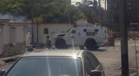 La monja de la libertad, Sor democracia!