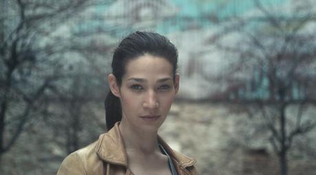 Campañas como esta que os presento de Font Vella me encantan y para mí es un placer apoyarla. Centrada en las mujeres como “fuente de belleza”, Font Vella en su nueva campaña, se centra en la belleza interior de la mujer, que nace de su fuerza y poder.  Una campaña creada por mujeres, para mujeres, totalmente femenina en la que se ha buscado la similitud entre el agua (fuente de vida que nace del interior de la Tierra) y la mujer (creador de belleza y vida y consumidora de esa agua). Tod@s tenemos cerca mujeres de esas tremendamente bellas, que nos marcan en momentos importantes y nos enseñan a vivir. Yo tengo afortunadamente muchas. Ellas son mis pilares.  Aunque sin duda este post se lo dedico a Silvia; aun no es una mujer, es una niña, mi sobrina, pero es ejemplo de belleza interior, una de las más bellas que conozco. Silvia sin duda #EresFuenteDeBelleza.  Si tú también tienes una mujer así en tu vida, cuéntaselo a Font Vella y a mí con los hashtag #LaFuenteDeMiVida o #EresFuenteDeBelleza. 