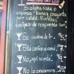 Humor: pizarras divertidas en las tiendas españolas Humor: pizarras divertidas en las tiendas españolas