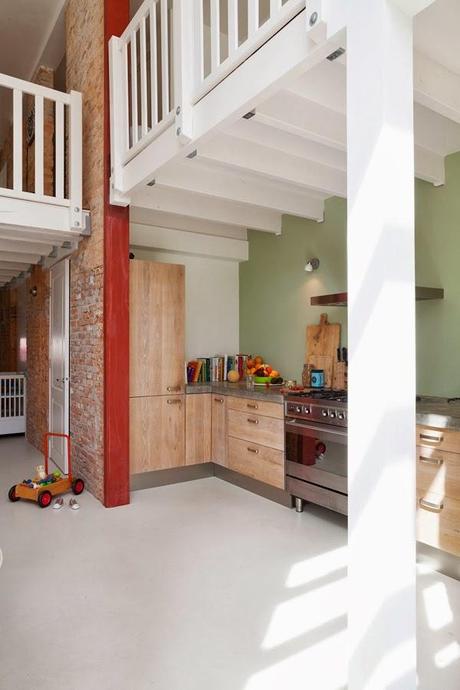 UN LOFT FAMILIAR DE ESTILO RETRO