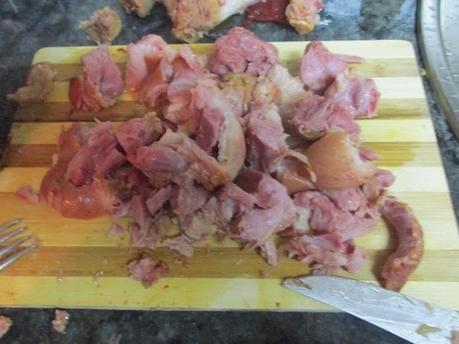 JUDIAS CON LACON, CHORIZO Y REPOLLO