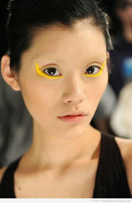 tendencias maquillaje ojos amarillos