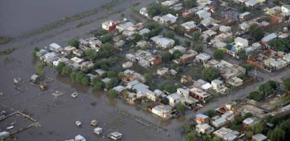 INFORME ESPECIAL A UN AÑO DE LA INUNDACIÓN EN LA PLATA 10149467_10203569858706460_2014358683_n