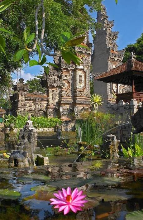 Fuentes de piedra en Bali