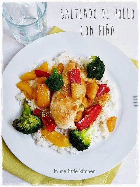 Salteado de pollo con piña