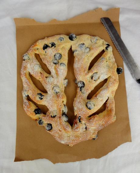 Fougasse de Aceitunas Negras y Cebolla