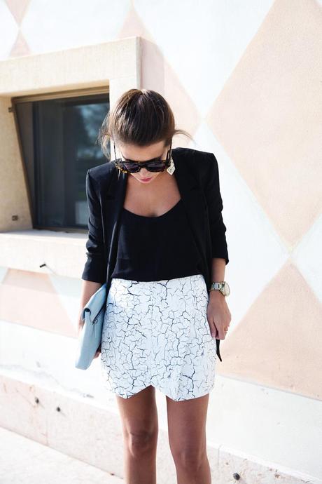 Cracked_Skirt-Girissima-Calzedonia_Show-Light_blue_Clutch-Phillip_Lim-Street_Style-Outfit-14