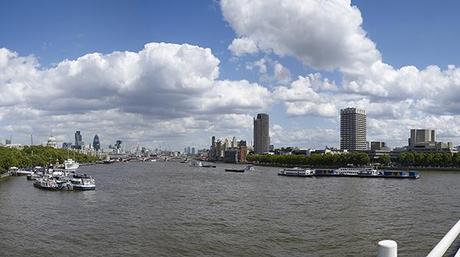London’s Growing… Up!: el pasado, presente y futuro del skyline londinense. London’s Growing… Up! NLA1_Waterloo_Bridge_North_3pm_existing ©Hayes Davidson