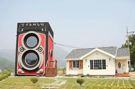 Dreaming Camera Cafe :: edificio con forma de cámara Rolleiflex