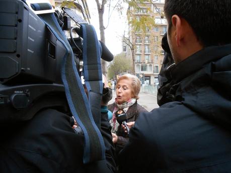 OTRO HOMBRE MUERE DESPUÉS DE SER REDUCIDO POR LOS MOSSOS D'ESCUADRA, EN PLAÇA MOLINA, BARCELONA...¡¡¡ ...3-04-2014...!!!