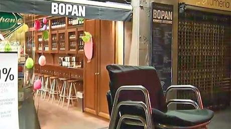 OTRO HOMBRE MUERE DESPUÉS DE SER REDUCIDO POR LOS MOSSOS D'ESCUADRA, EN PLAÇA MOLINA, BARCELONA...¡¡¡ ...3-04-2014...!!!