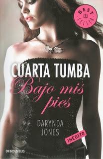Cuarta tumba bajo mis pies ~ Darynda Jones
