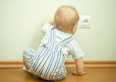 los peligros de la casa para el niño que anda