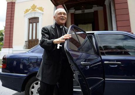 Monseñor Diego Padrón se reunió con Nicolás Maduro en el 2013. Foto: AFP