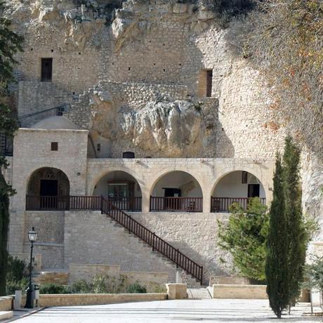 Fachada del Monasterio de Agios Neofytos, en Pafos, Chipre