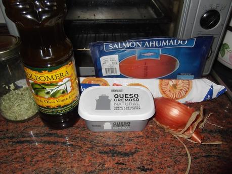 HOJALDRES RELLENOS DE SALMÓN AHUMADO