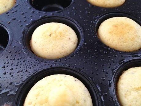 receta Mini muffins de limón postres recetas delikatissen postres para mesa de dulces postres para eventos postres con limón postres americanos muffins frutas magdalenas de limón semillas de amapola bizcocho con limón 