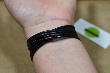 Nuevo en nuestra shop: Pulsera de cuero y zamak Emilie