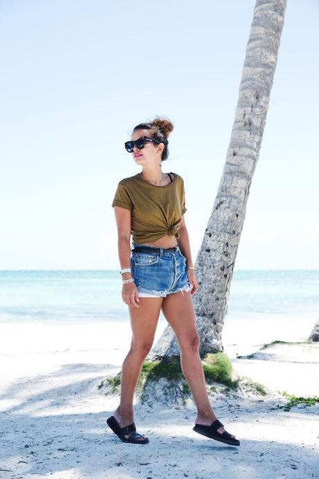 levis_shorts-beach_outfit-summer-street_style-outfit-18