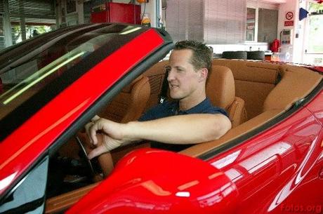 SCHUMACHER NO SERA TRASLADADO A SU CASA Y MUESTRA 