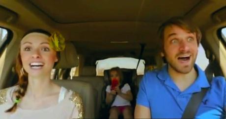 Qué sucedería si la gente común actuara y cantará com en una película de Disney