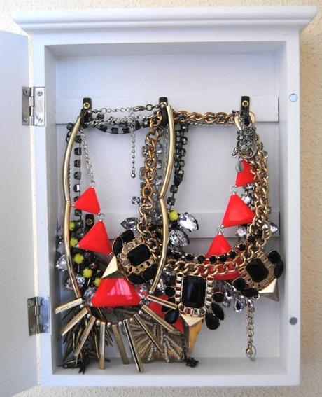 DIY: Jewelry organizer DIY: Jewelry organizer