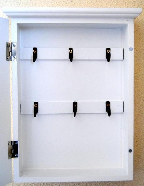 DIY: Jewelry organizer DIY: Jewelry organizer