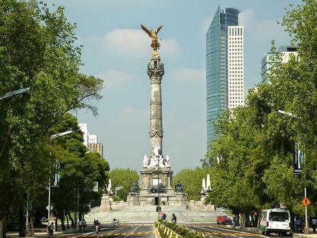 “LA TORRE MAYOR” De la ciudad de México: El Edificio más fuerte del Planeta !! Vídeo.