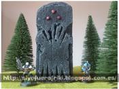 fuera friki...: Escenografía: Estatua, ídolo nombre, dio...