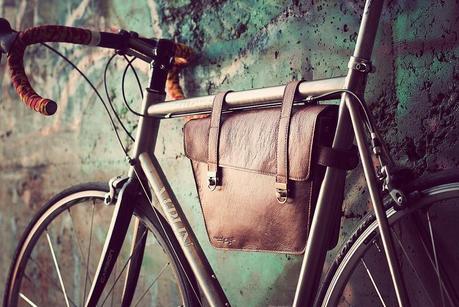 Bolso para ciclismo urbano Kul Rex Racing Stripe de Nisnas Industries Nisnas Industries ofrecen su bolso para ciclismo urbano Kul Rex Racing Stripe.