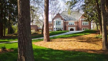 Arzobispo de Atlanta desocupará mansión de $ 2.2 millones a principios de mayo