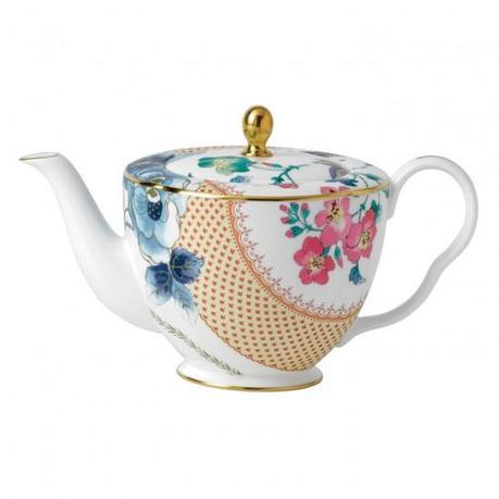 Tetera de la colección Butterfly Bloom de Wedgwood http://www.wedgwood.co.uk/dining/by-collection/butterfly-bloom/butterfly-bloom-teapot-1-0ltr