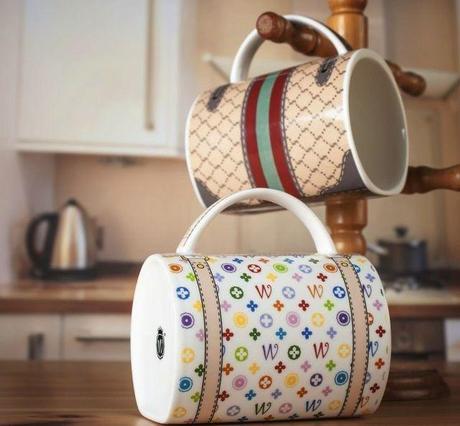 tazas con motivo de bolsos de marca http://es.pinterest.com/pin/250512797996941652/