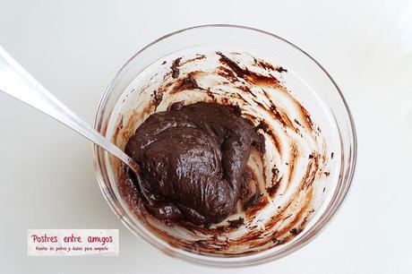 Bizcocho de chocolate y mazapán