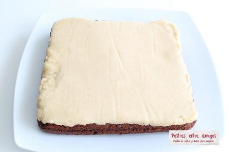 Bizcocho de chocolate y mazapán