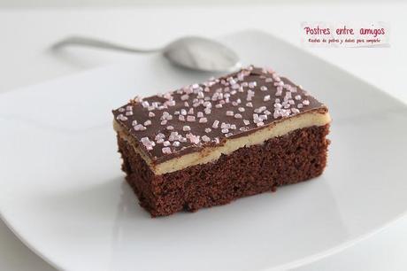 Bizcocho de chocolate y mazapán