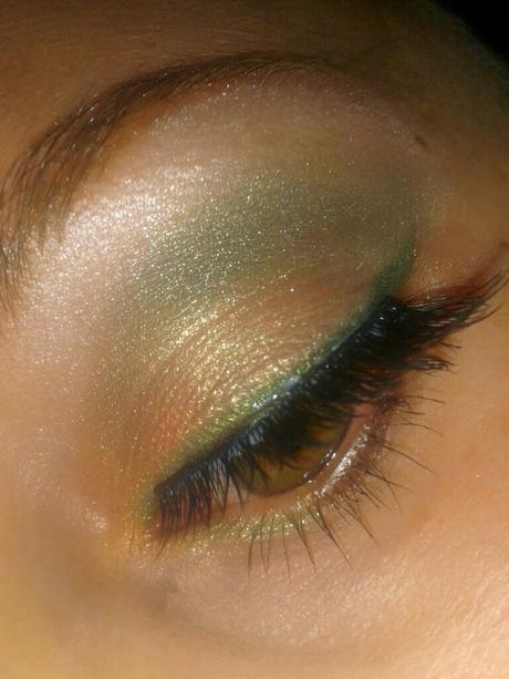 OJO MAQUILLADO EN BRONCE Y VERDE OJO VERDE