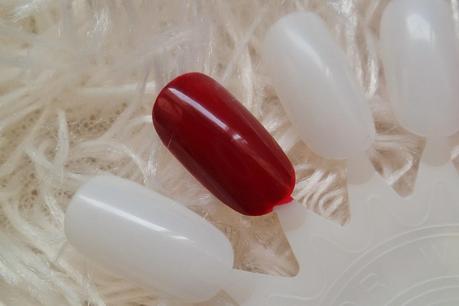 Ultimate Nail Lacquer de Catrice: 25 Robert´s Red Ford