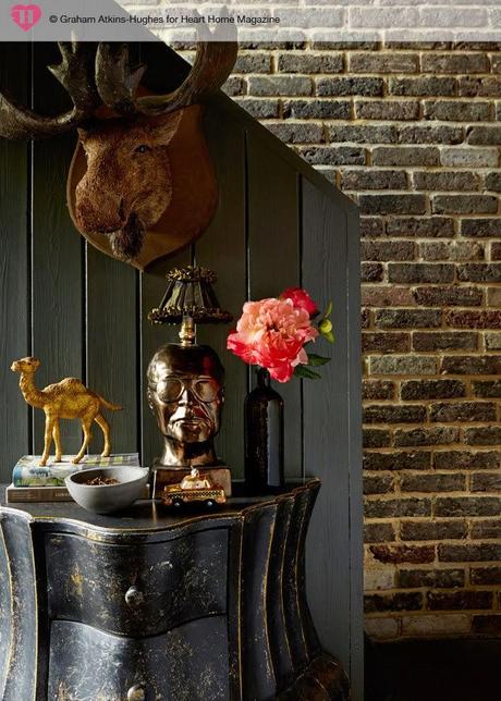 La casa de Abigail Ahern. ¿Quién dijo miedo al color negro?