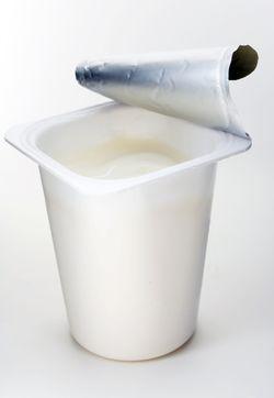 yogurt processing Plásticos ¿se pueden reciclar? Guía para entender los plásticos