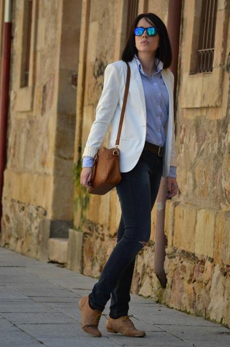 BLUE, WHITE, BROWN ... BLUE, WHITE, BROWN ...