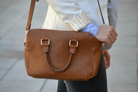 BLUE, WHITE, BROWN ... BLUE, WHITE, BROWN ...