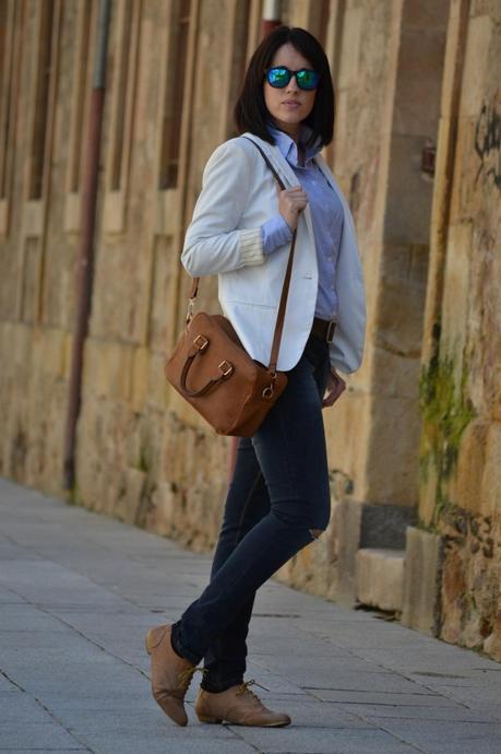 BLUE, WHITE, BROWN ... BLUE, WHITE, BROWN ...