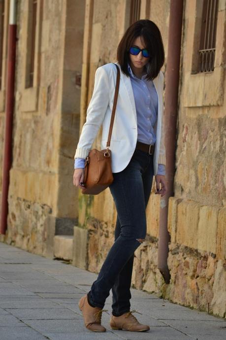 BLUE, WHITE, BROWN ... BLUE, WHITE, BROWN ...